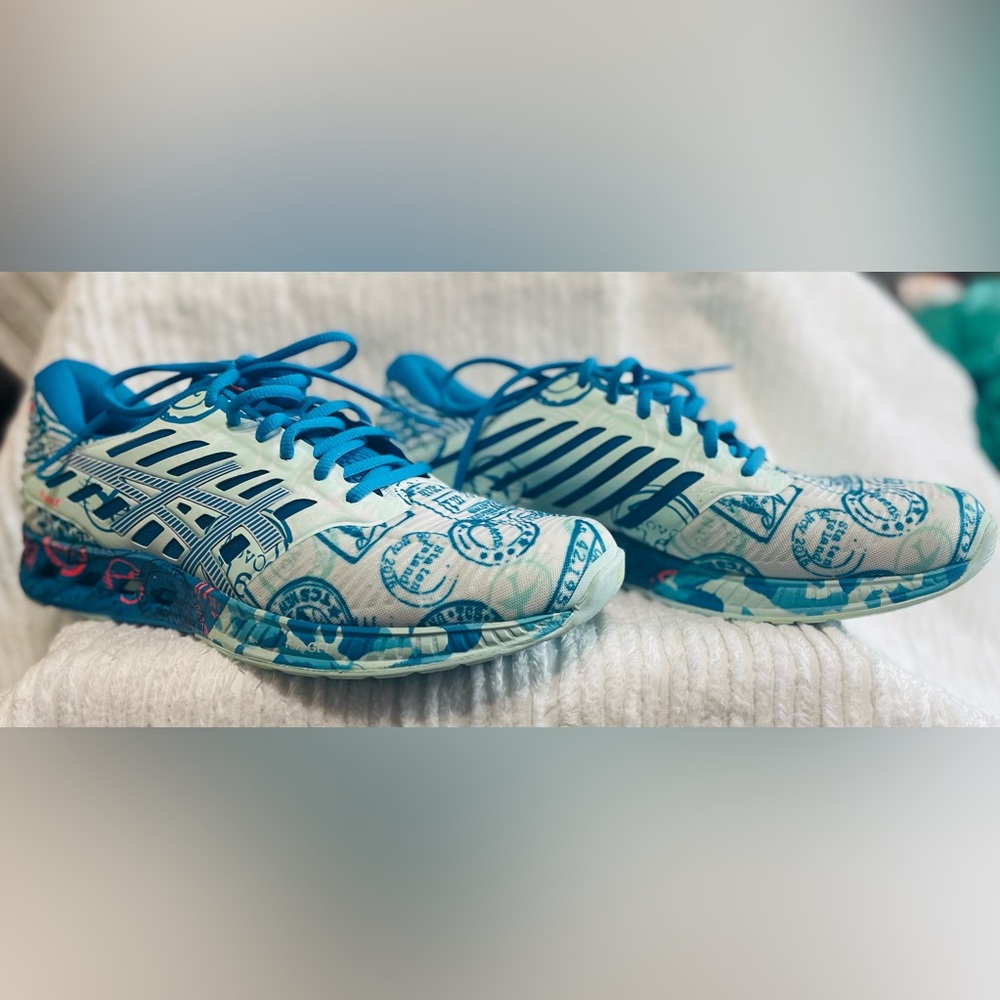 ASICS Womens Fuzex NYC Size 10